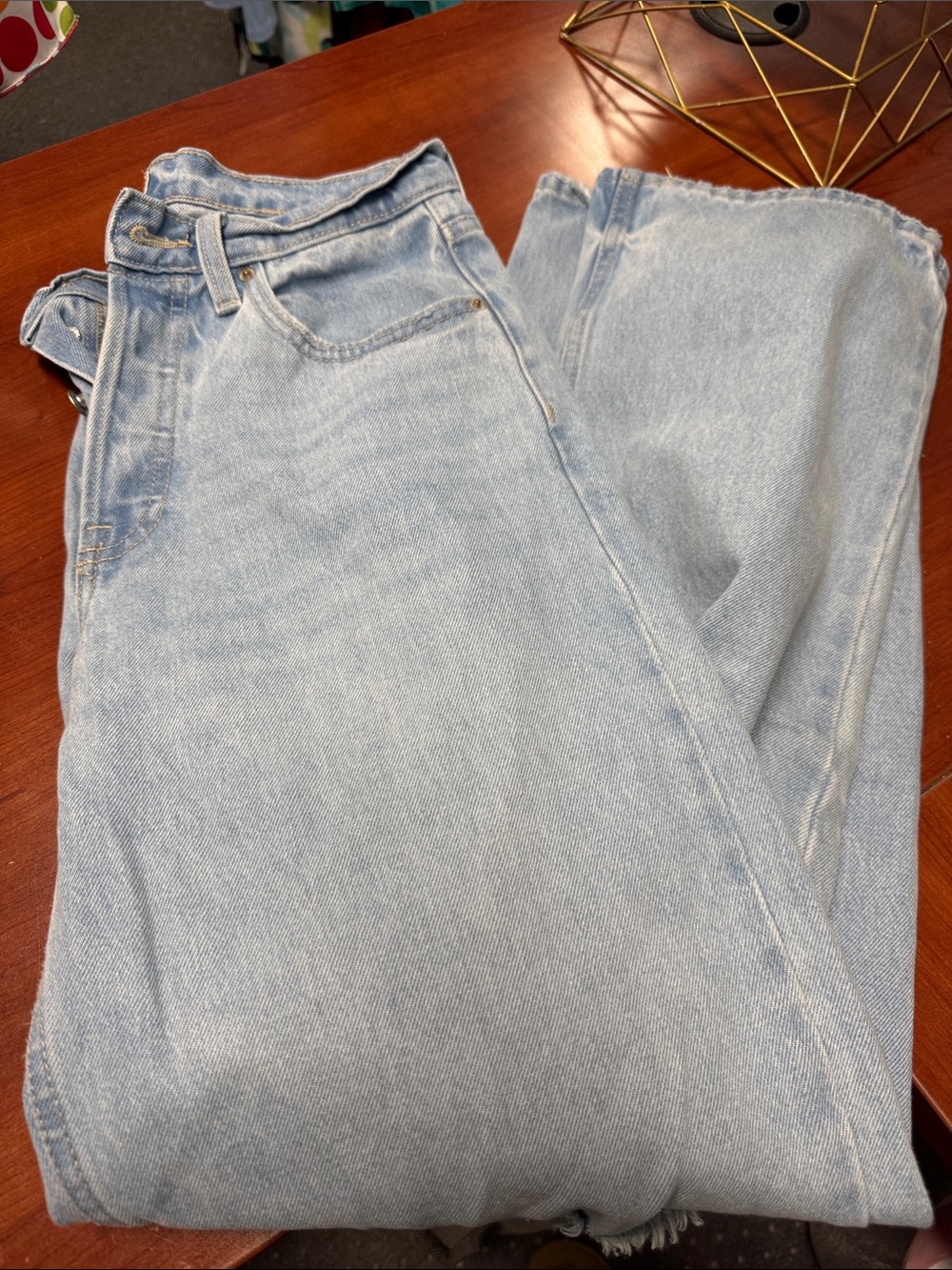 Universal three mid-rise 90s baggy jeans size 6 // 052103